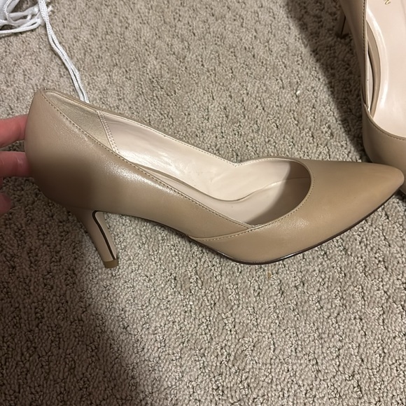 Shoe - Picture 2 of 4